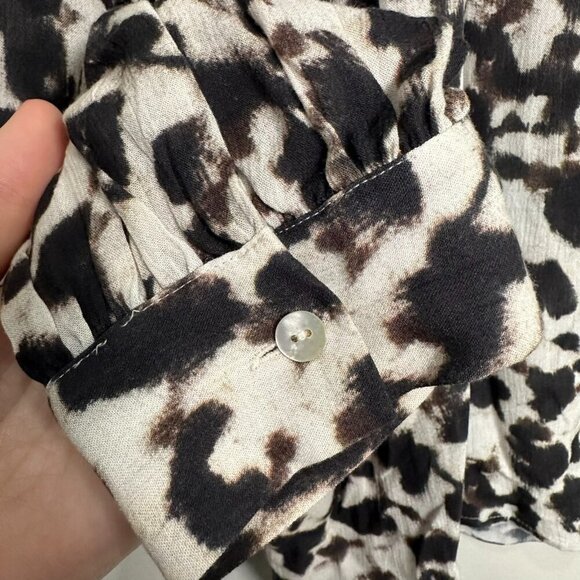 Rails Fable Blurred Cheetah Chiffon V-Neck Top Size XL Blouse Flowy Sleeves - Picture 10 of 12
